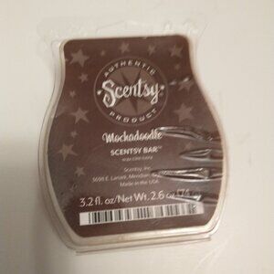 NWT  Scentsy wax melts.... Mochadoodle